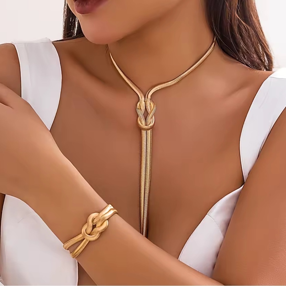 Gold Chic Lariat Necklace Matching Bracelet Set